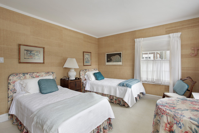 645 Hill Road Winnetka, IL 60093 - Photo 8 of 12 a bedroom with two beds and a window