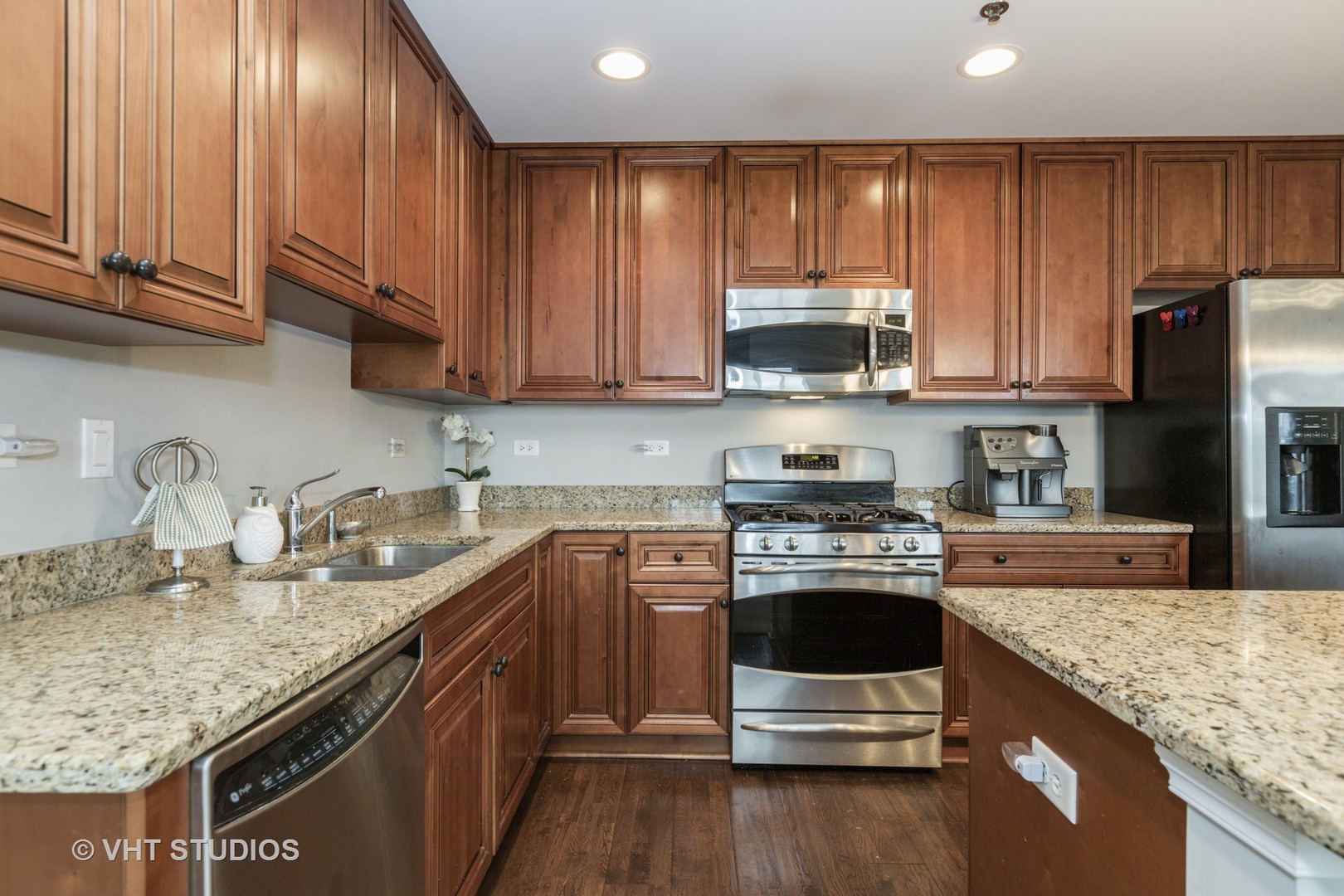 1199 East Port Clinton Road, Unit 303 Vernon Hills, IL 60061 - Photo 8 of 21