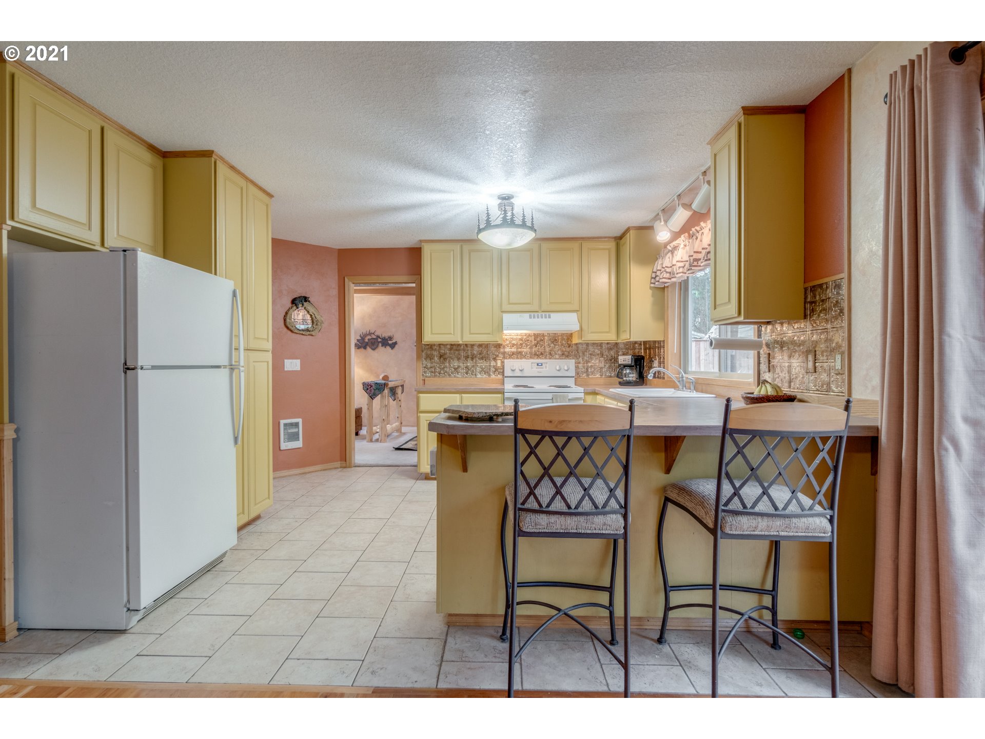 65366 East Timberline Drive Rhododendron, OR 97049 - Photo 10 of 28 Gallery Image 10