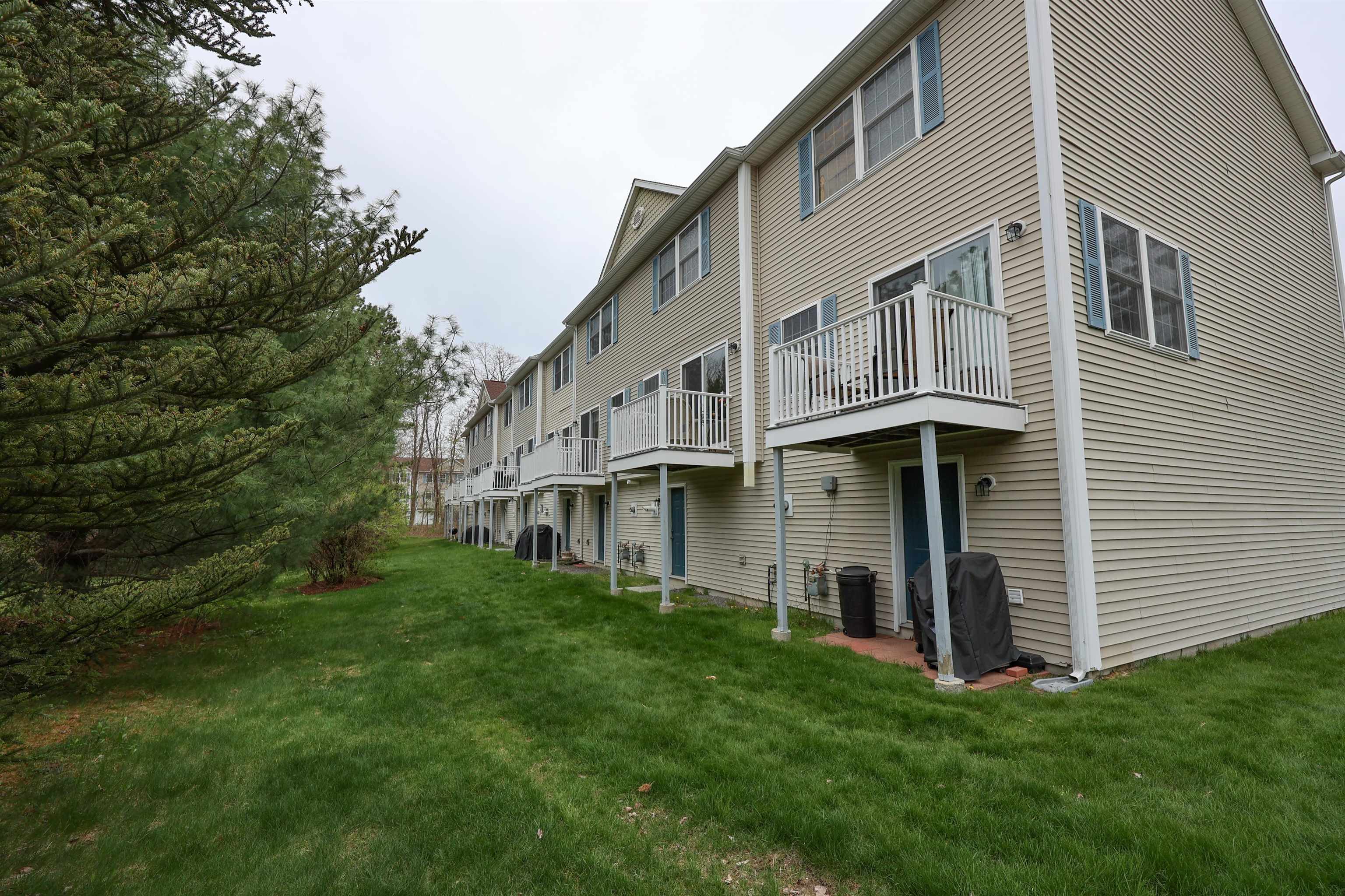 1029 South Mammoth Road, Unit 40 Manchester, NH 03109 - Photo 3 of 36