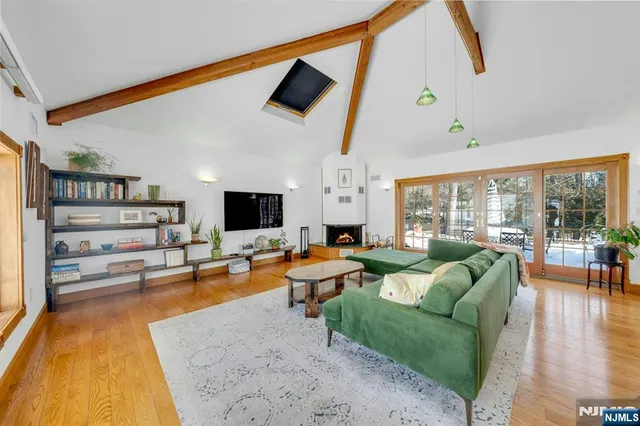 $950,000 | 60 Hopper Street, Hillsdale, NJ 07642