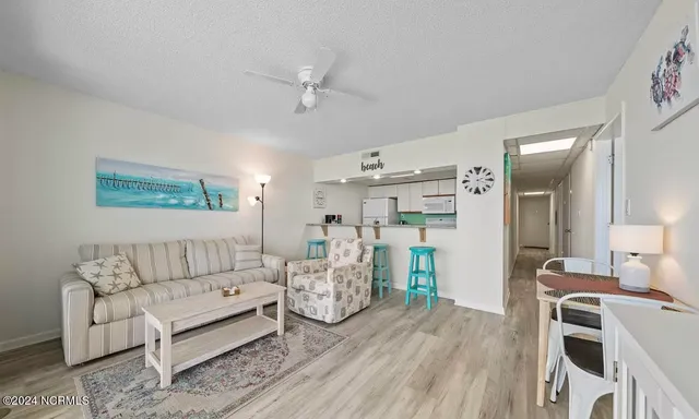 $2,000 | 901 Lake Park Boulevard South, Unit 403, Carolina Beach, NC 28428