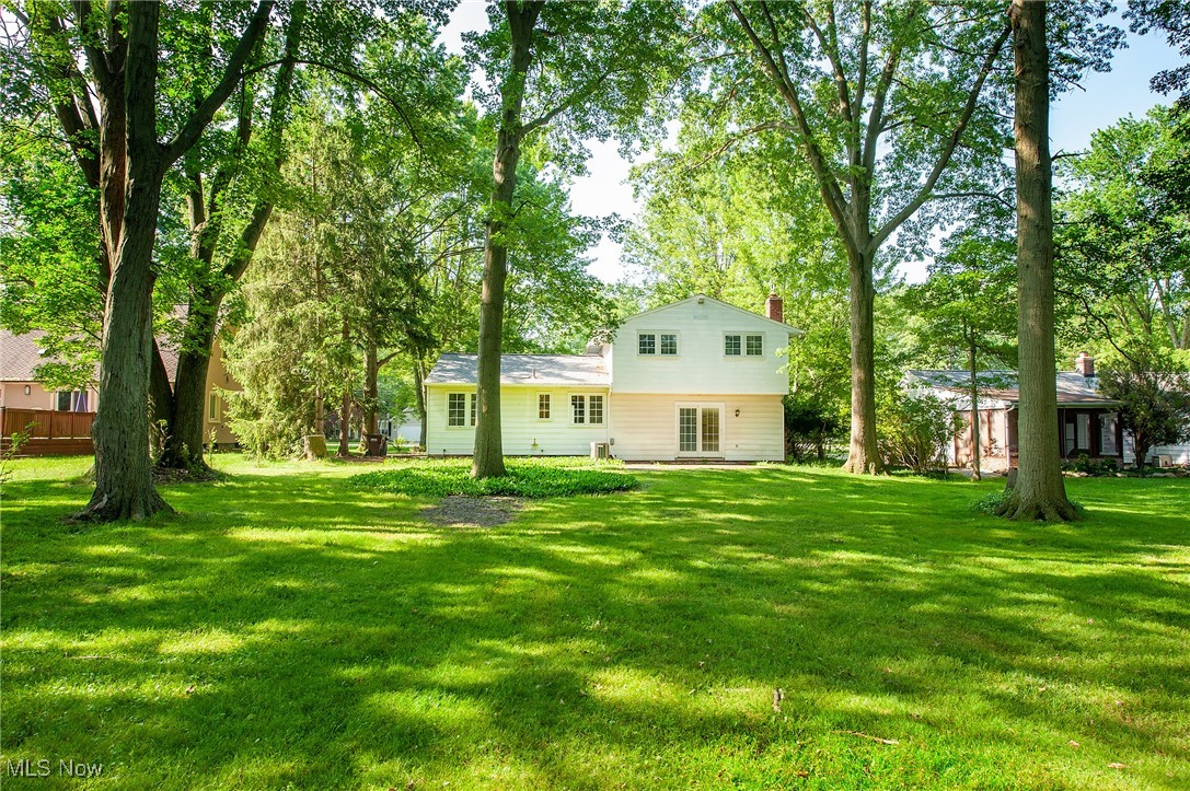 27680 Dunford Road Westlake, OH 44145 - Photo 30 of 31 View of green lawn