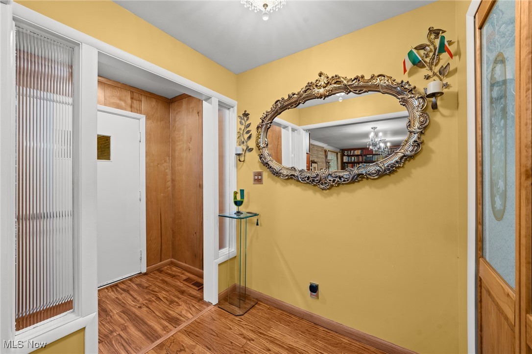 32081 Cedar Road Cleveland, OH 44124 - Photo 30 of 39 Foyer