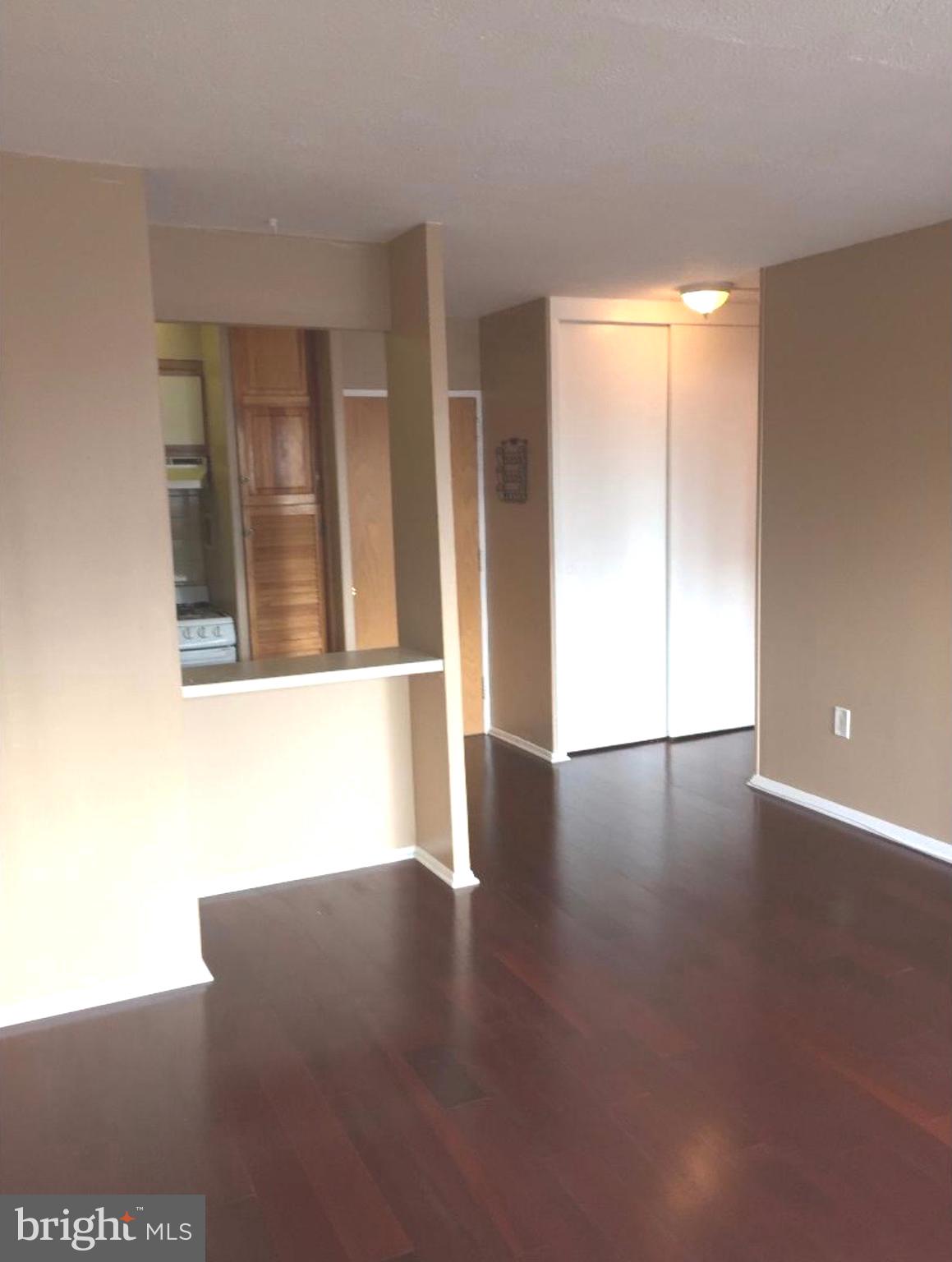 2101-17 Chestnut Street, Unit 1011 Philadelphia, PA 19103 - Photo 4 of 11