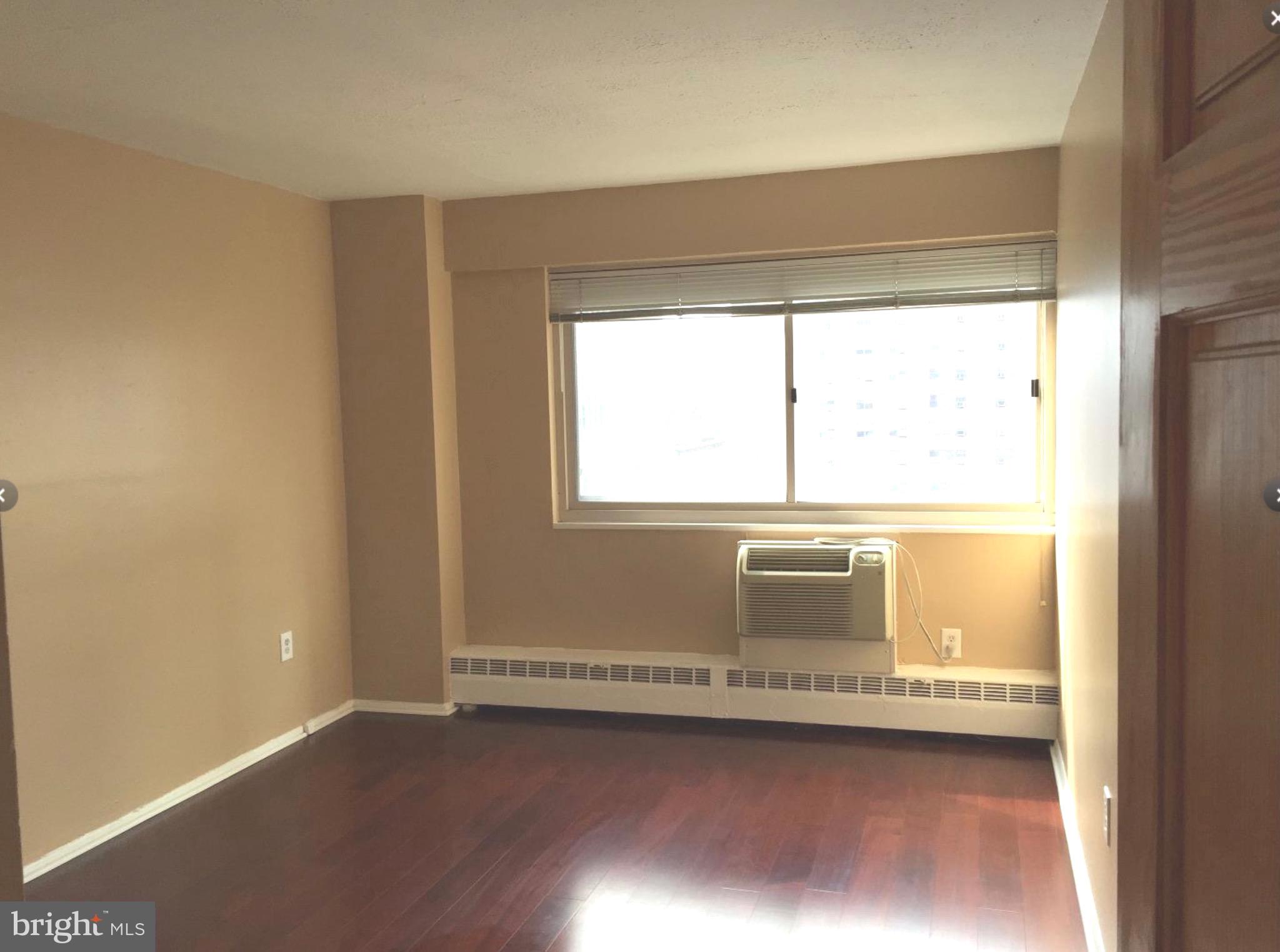 2101-17 Chestnut Street, Unit 1011 Philadelphia, PA 19103 - Photo 9 of 11