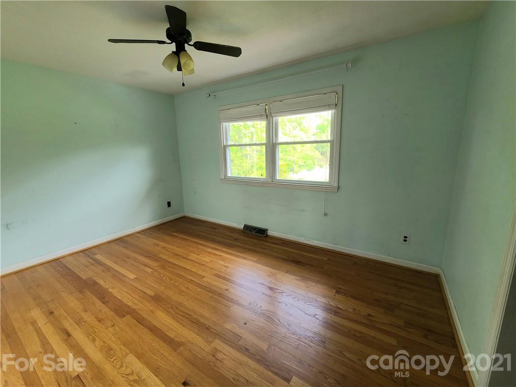 24 Ballard Road Weaverville, NC 28787 - Photo 4 of 21 Gallery Image 4