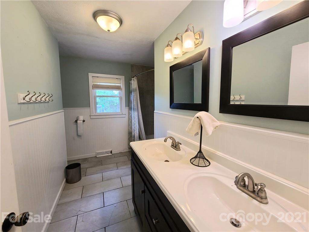 24 Ballard Road Weaverville, NC 28787 - Photo 5 of 21 Gallery Image 5