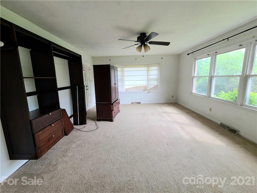 24 Ballard Road Weaverville, NC 28787 - Photo 9 of 21 Gallery Image 9