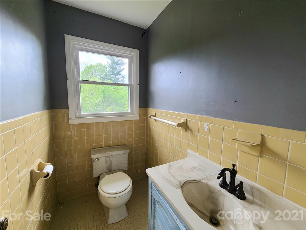 24 Ballard Road Weaverville, NC 28787 - Photo 10 of 21 Gallery Image 10