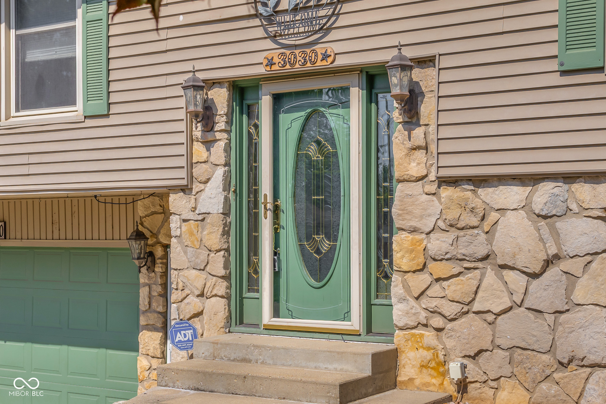 3030 Flintwood Drive Columbus, IN 47203 - Photo 4 of 58