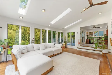 $775,000 | 3 Jennifer Lane, White Plains, NY 10607