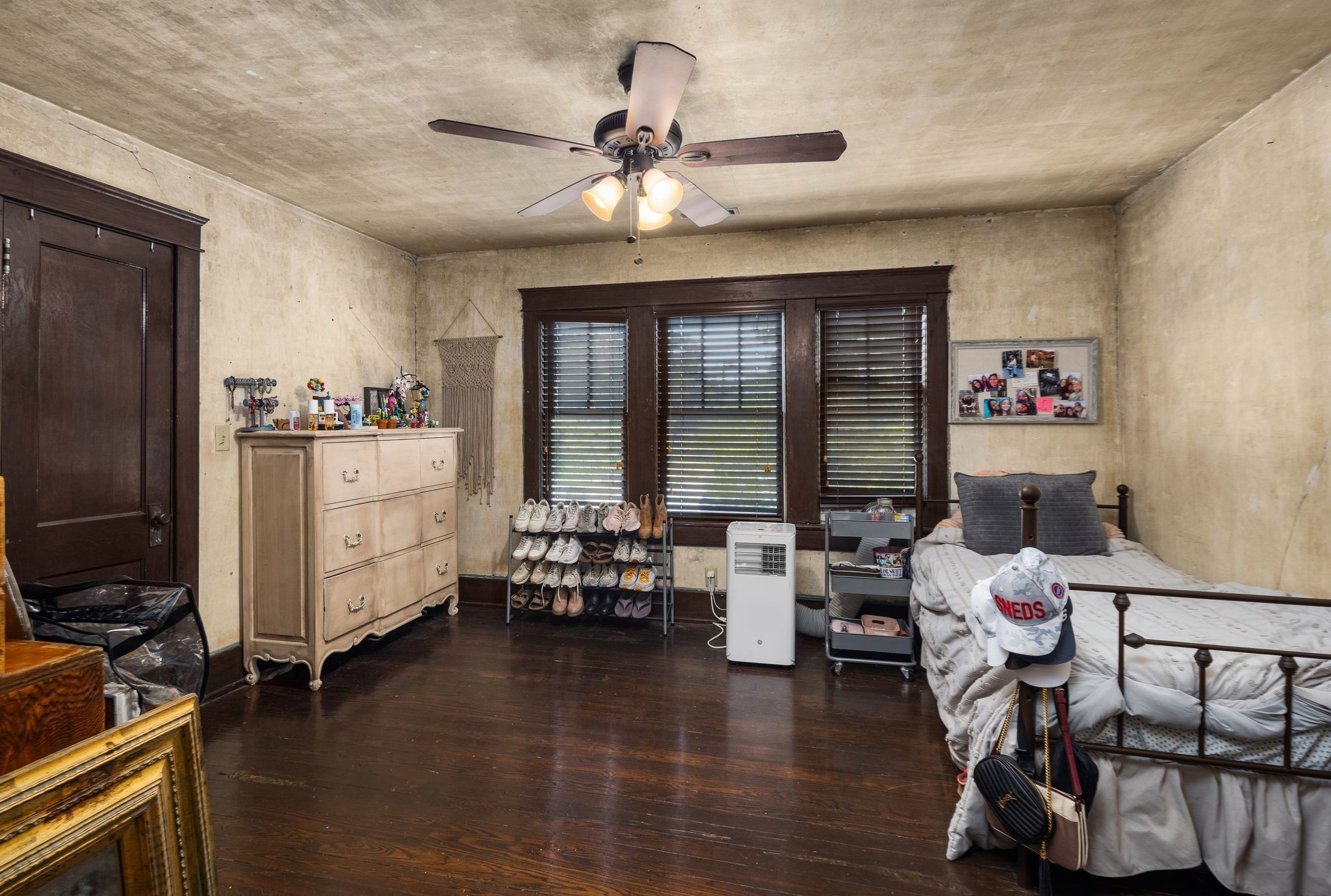 707 Inverness Avenue Nashville, TN 37204 - Photo 15 of 45 a living room with furniture and a flat screen tv