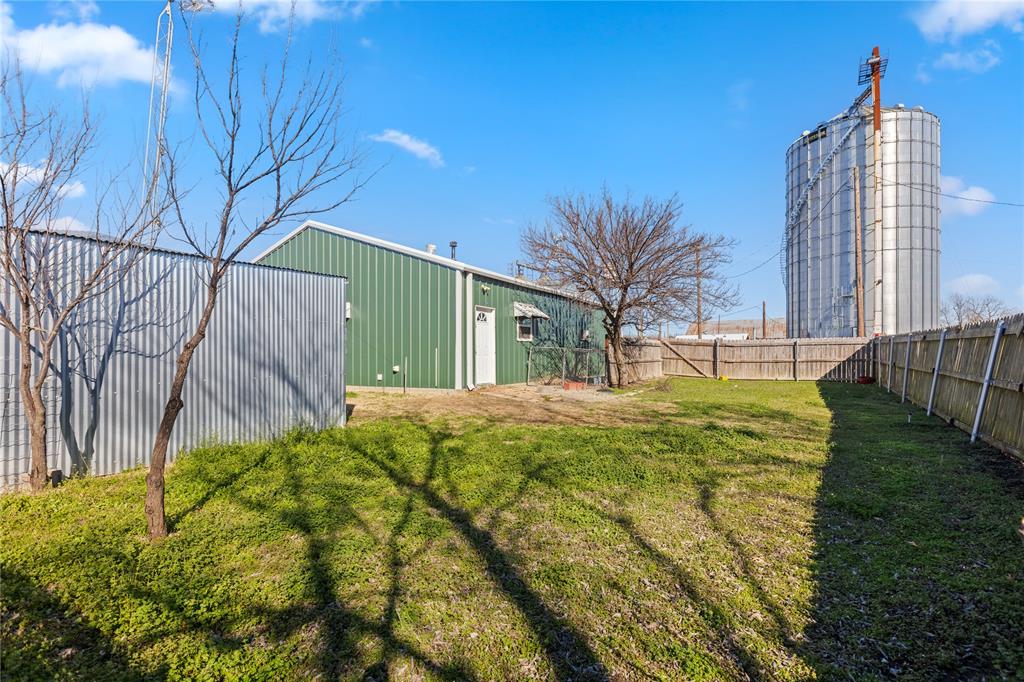 702 Main Windom, TX 75492 - Photo 25 of 30 a view of outdoor space and yard