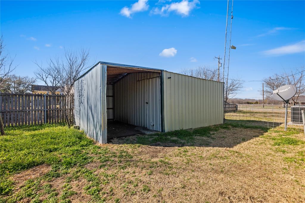 702 Main Windom, TX 75492 - Photo 26 of 30 a view of backyard space