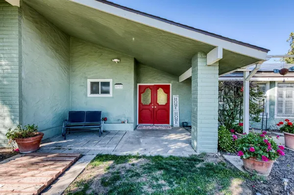 $700,000 | 6732 East Harvey Avenue, Fresno, CA 93727
