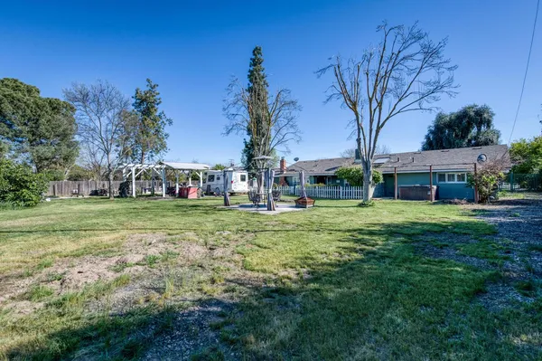 $700,000 | 6732 East Harvey Avenue, Fresno, CA 93727