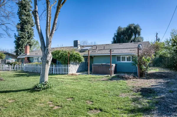 $700,000 | 6732 East Harvey Avenue, Fresno, CA 93727