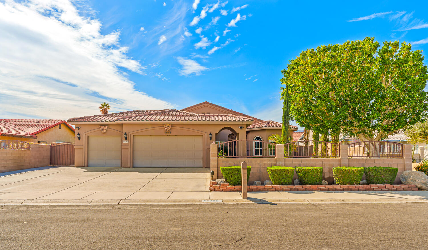 67305 Medano Road Cathedral City, CA 92234 - Photo 36 of 37 a view of a house with a outdoor space