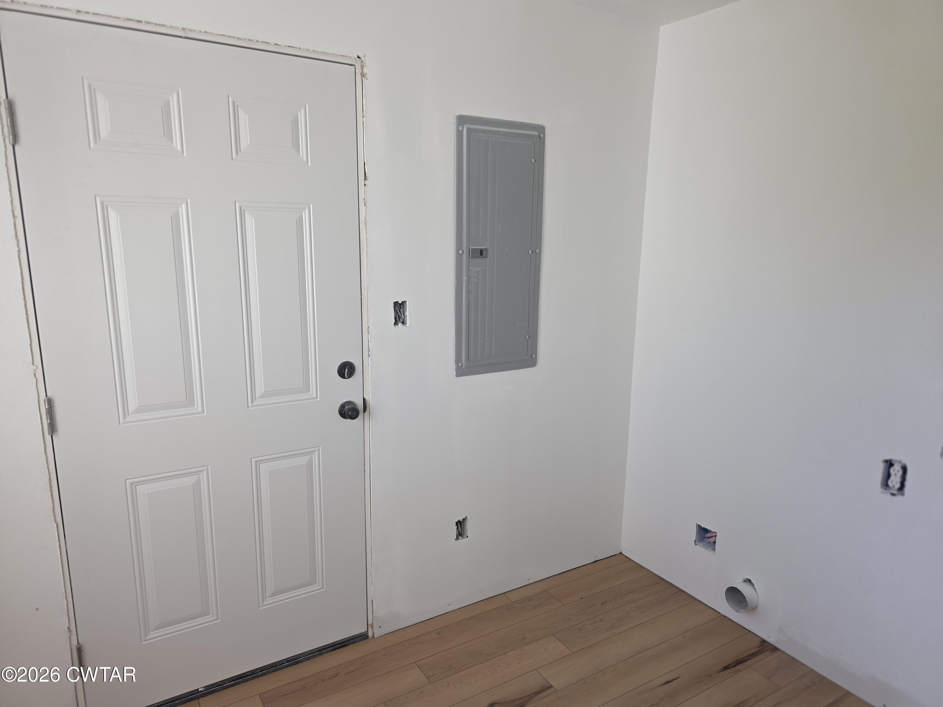 13761 Natchez Trace Road Lexington, TN 38351 - Photo 7 of 11 Laundry Room