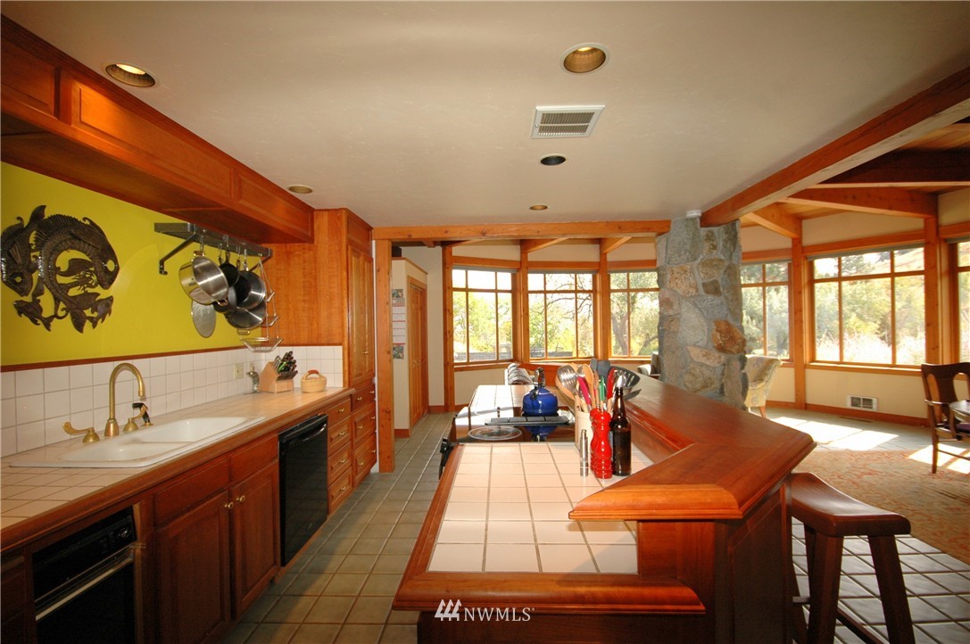 291 Rendezvous Road Winthrop, WA 98862 - Photo 3 of 25 Gallery Image 3