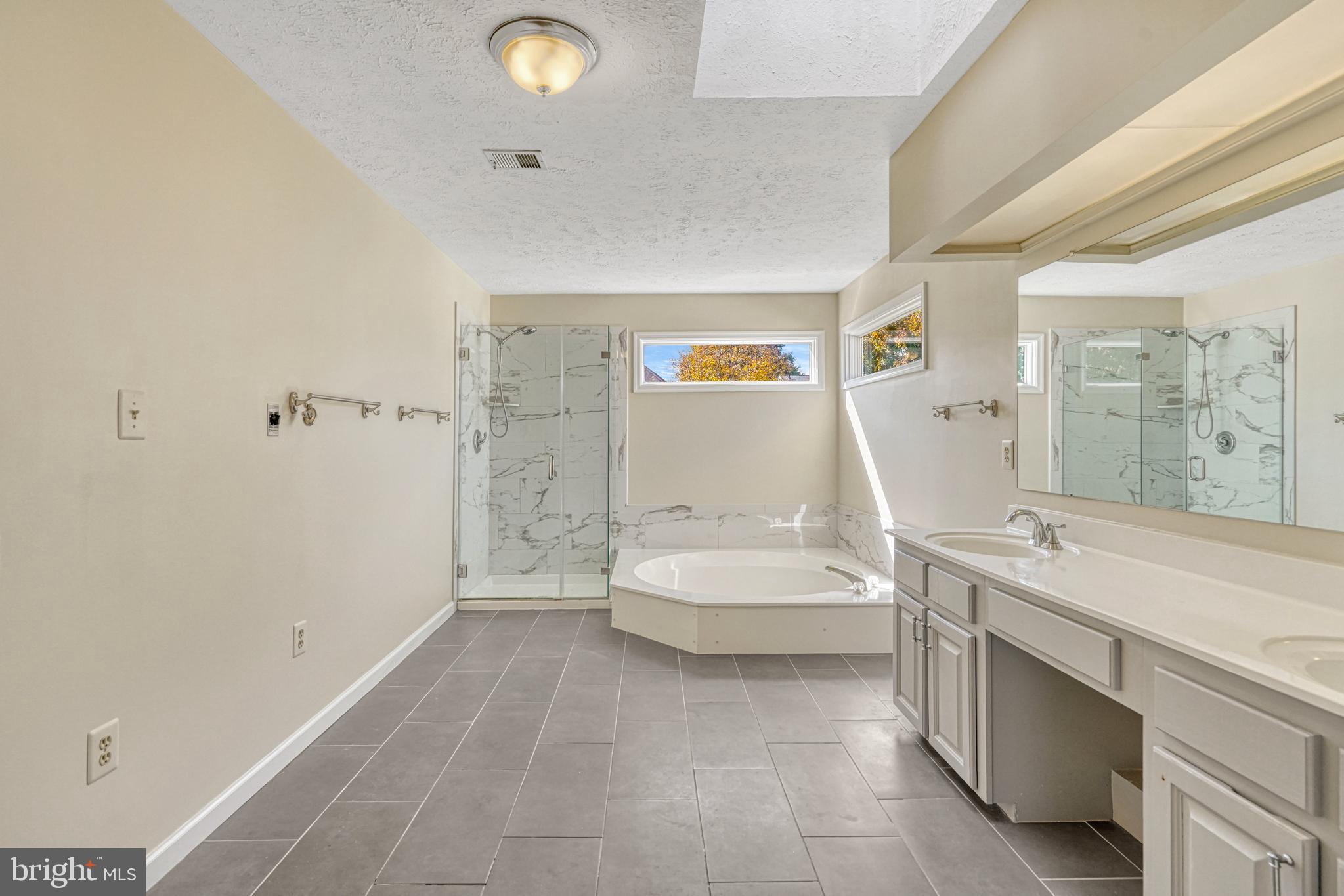 5503 Ashleigh Road Fairfax, VA 22030 - Photo 22 of 38 PRIMARY BATH