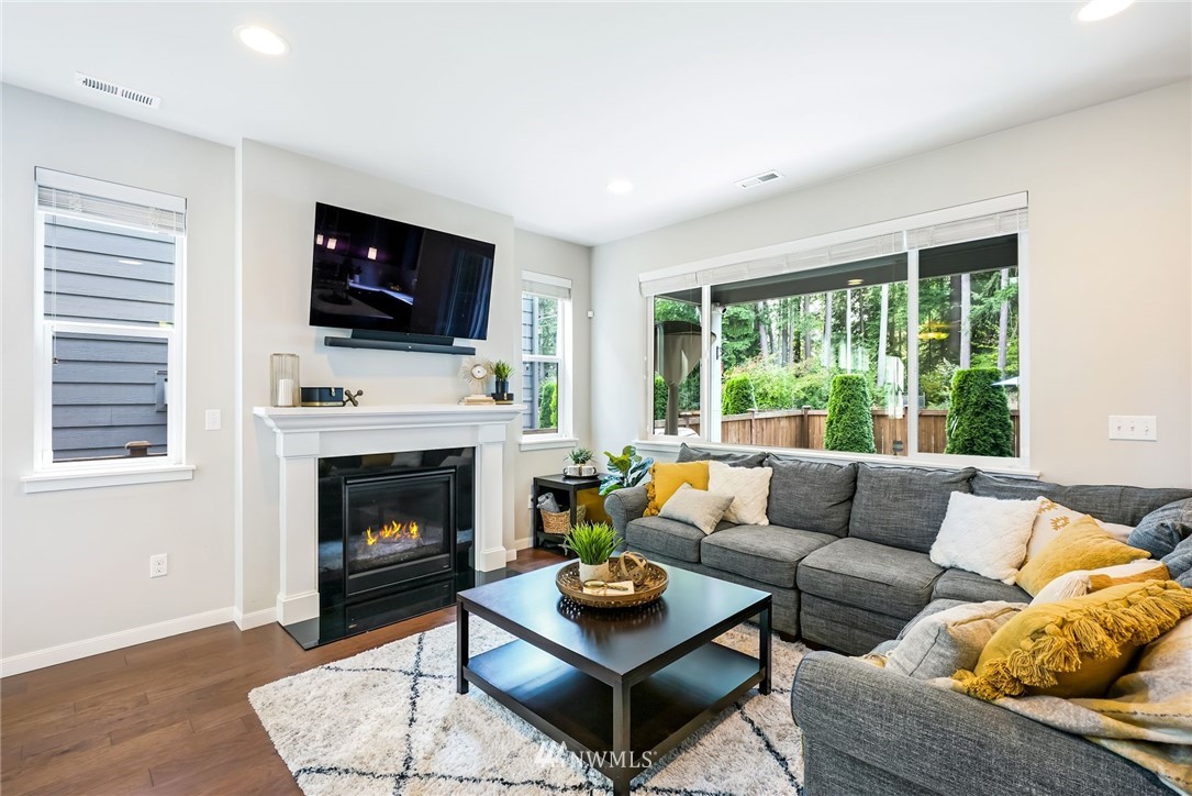 17814 35th Drive Southeast Bothell, WA 98012 - Photo 4 of 23 Gallery Image 4