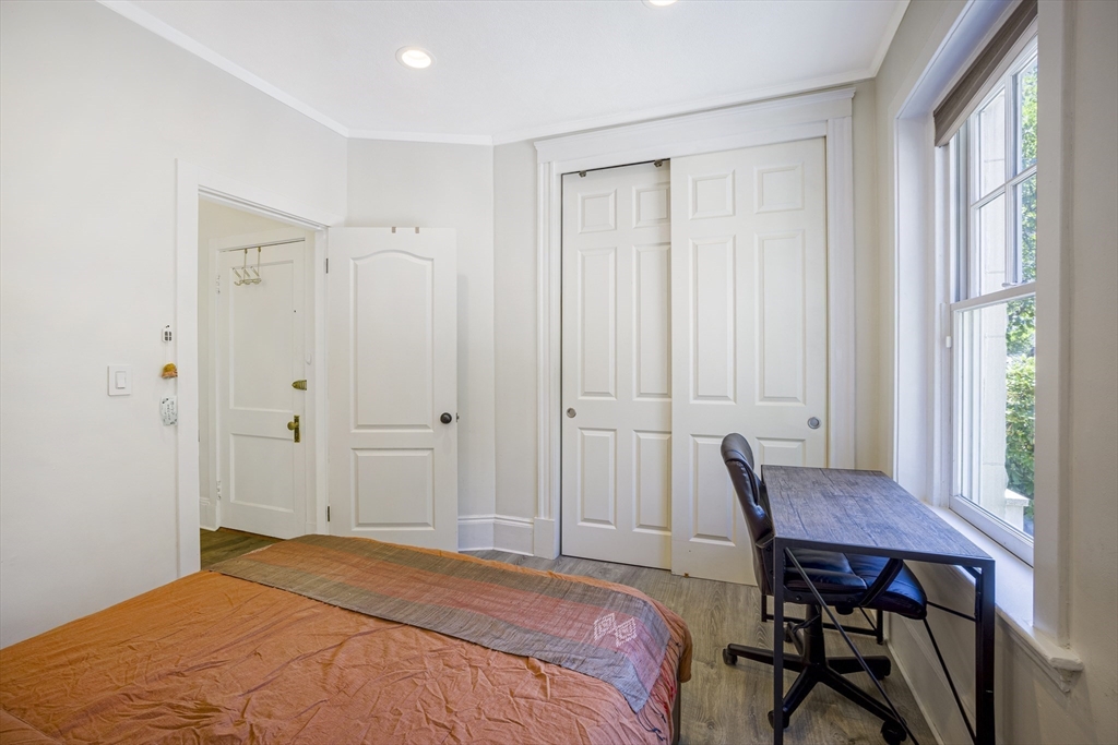 12 Colbourne Crescent, Unit 1 Brookline, MA 02445 - Photo 16 of 23