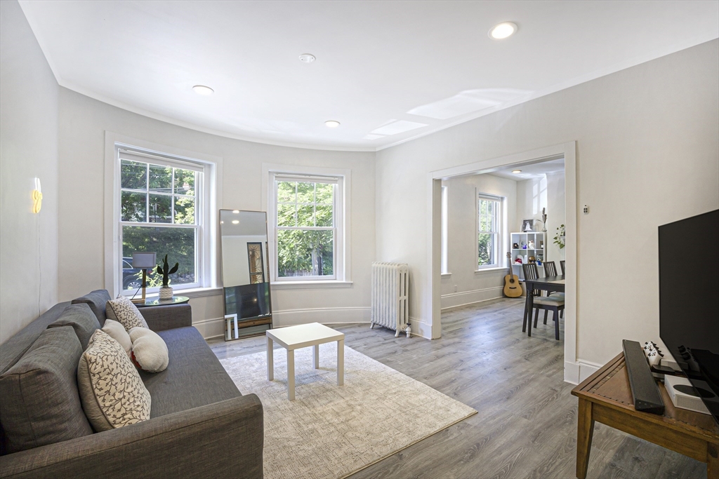 12 Colbourne Crescent, Unit 1 Brookline, MA 02445 - Photo 2 of 23