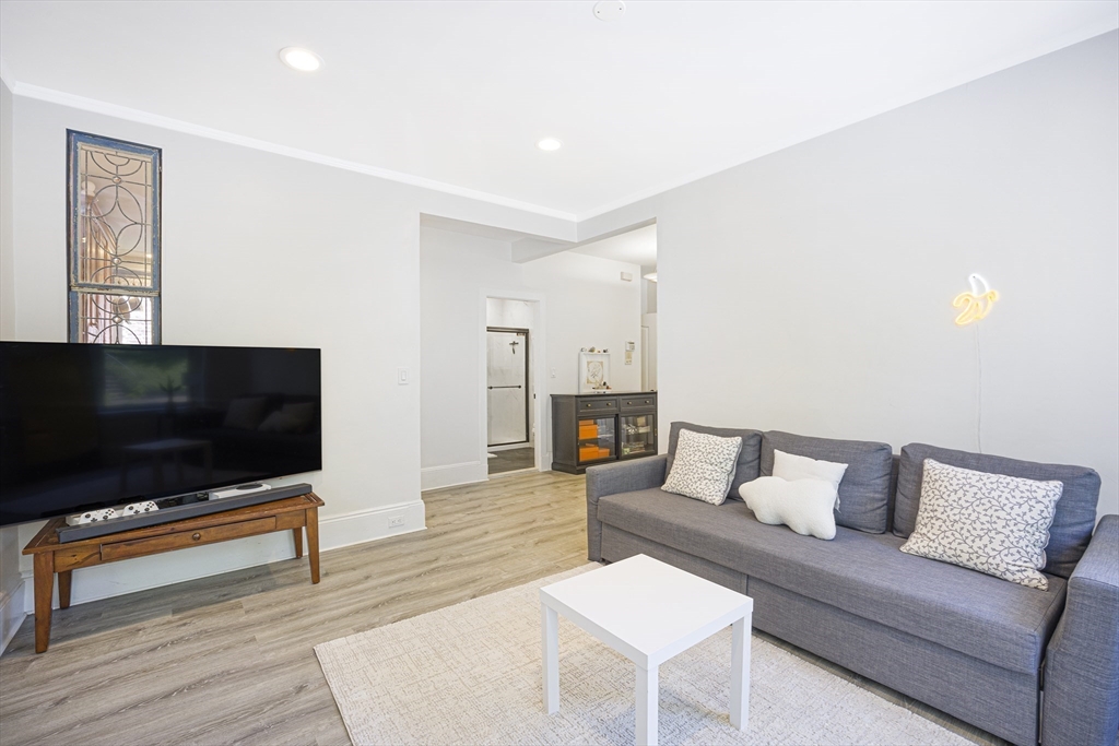 12 Colbourne Crescent, Unit 1 Brookline, MA 02445 - Photo 3 of 23