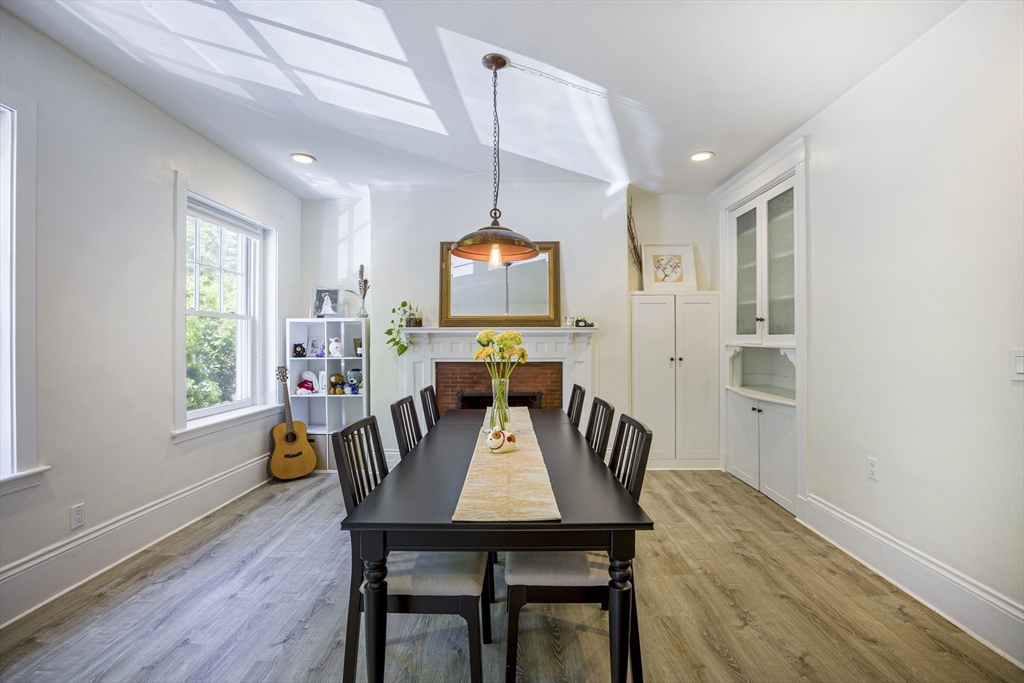 12 Colbourne Crescent, Unit 1 Brookline, MA 02445 - Photo 4 of 23