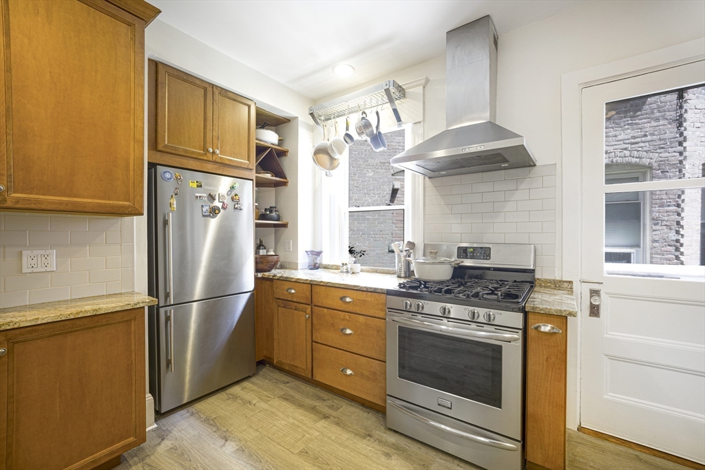 12 Colbourne Crescent, Unit 1 Brookline, MA 02445 - Photo 7 of 23