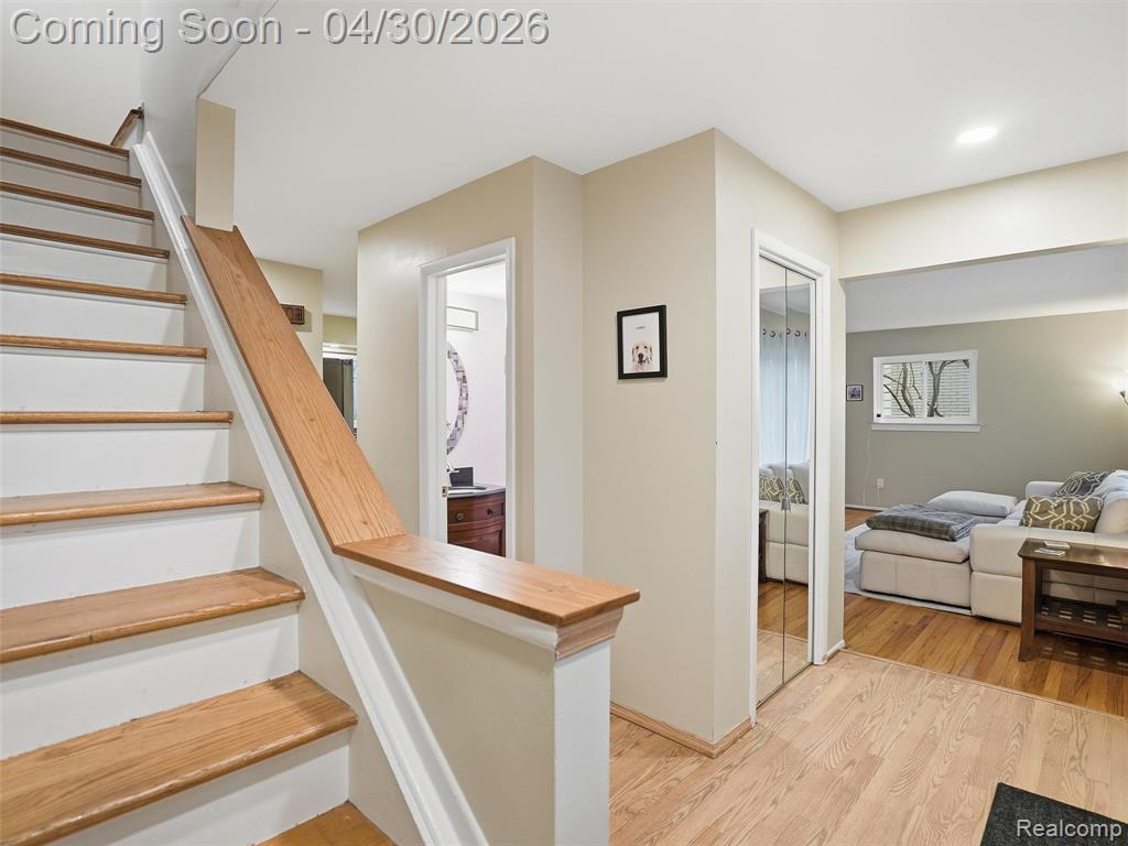 30006 Rambling Road Southfield, MI 48076 - Photo 3 of 34 Gallery Image 3