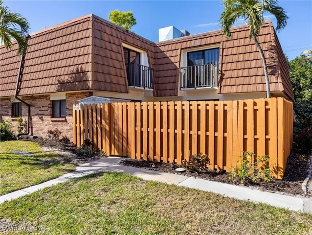 $209,000 | 1430 Park Shore Circle, Unit 4, Fort Myers, FL 33901