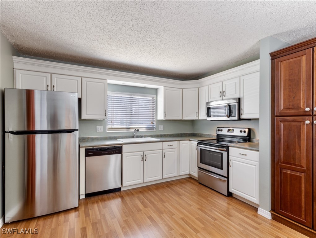 1430 Park Shore Circle, Unit 4 Fort Myers, FL 33901 - Photo 8 of 23