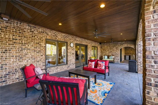 $3,250,000 | 875 Starboard Reach, Lexington, NC 27292