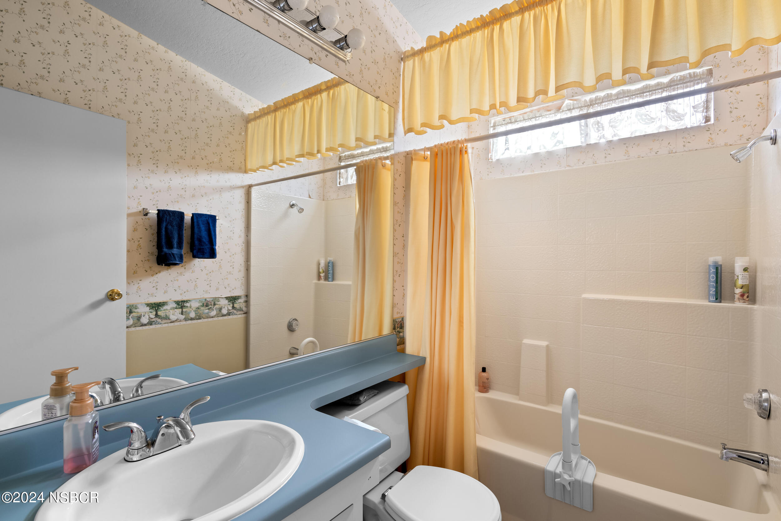 961 North Ridge View Drive Santa Maria, CA 93455 - Photo 22 of 37 a bathroom with a sink a toilet and shower