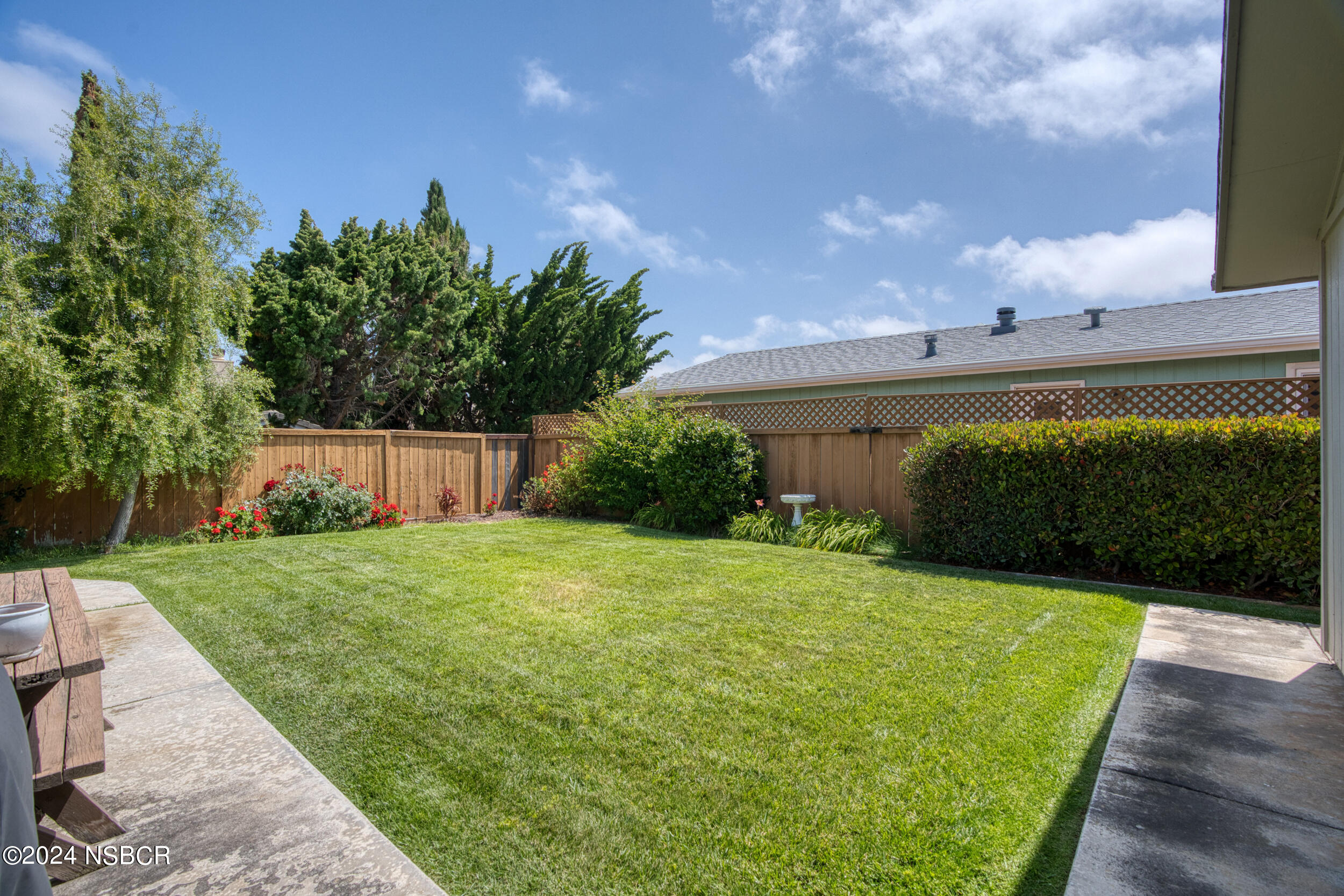 961 North Ridge View Drive Santa Maria, CA 93455 - Photo 33 of 37 a view of a backyard with garden