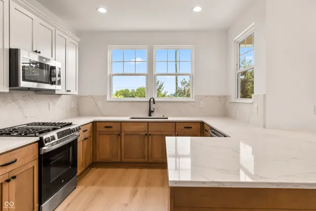 $600,000 | 15407 Mystic Rock Drive, Carmel, IN 46033