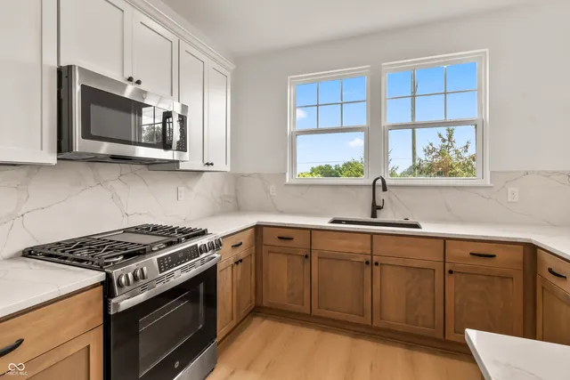 $600,000 | 15407 Mystic Rock Drive, Carmel, IN 46033