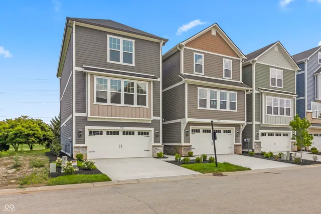 $600,000 | 15407 Mystic Rock Drive, Carmel, IN 46033