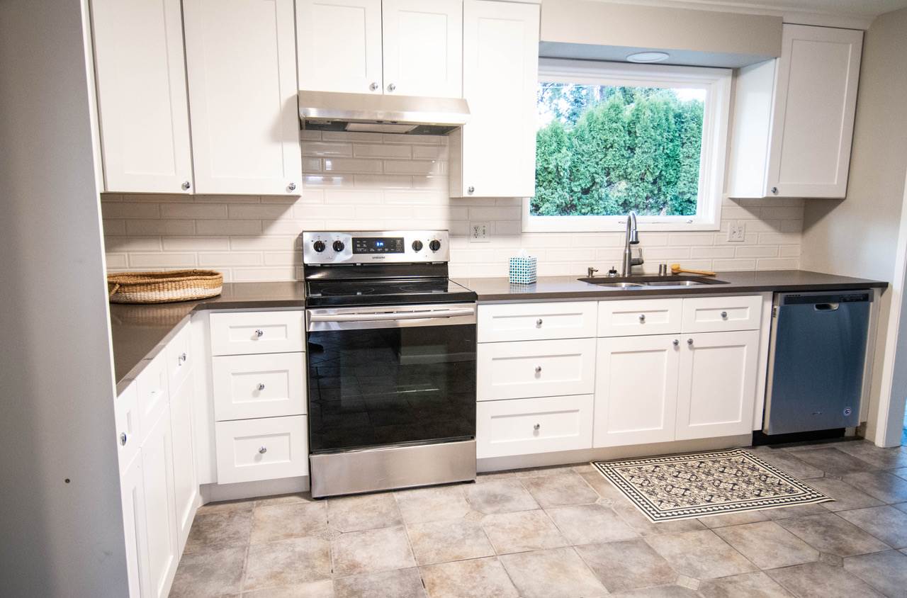 2814 South Davis Road Spokane Valley, WA 99216 - Photo 2 of 5 Gallery Image 2