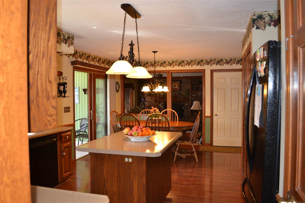 10533 Oak Trail Road Fort Wayne, IN 46845 - Photo 4 of 36