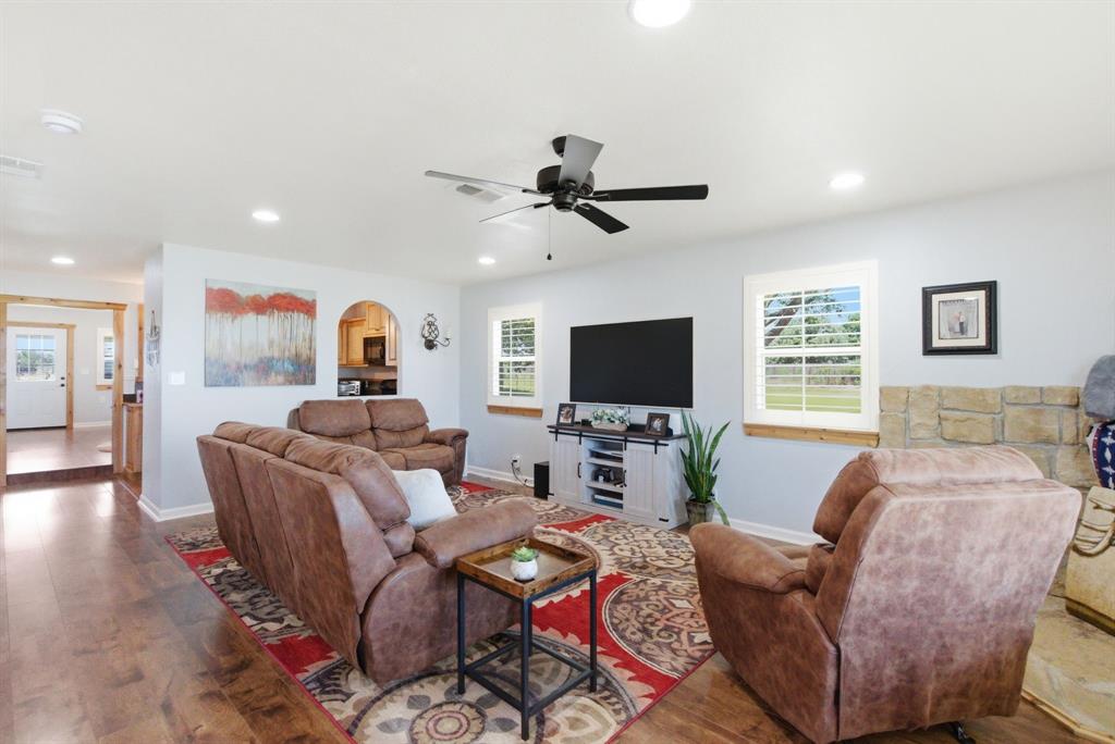 1198 Poe Prairie Road Millsap, TX 76066 - Photo 5 of 35