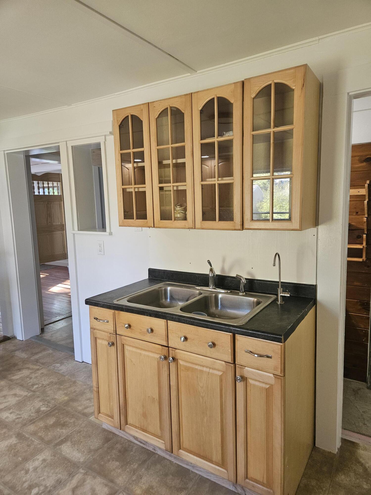 397 Portland Street Yarmouth, ME 04096 - Photo 12 of 28 Kit cab