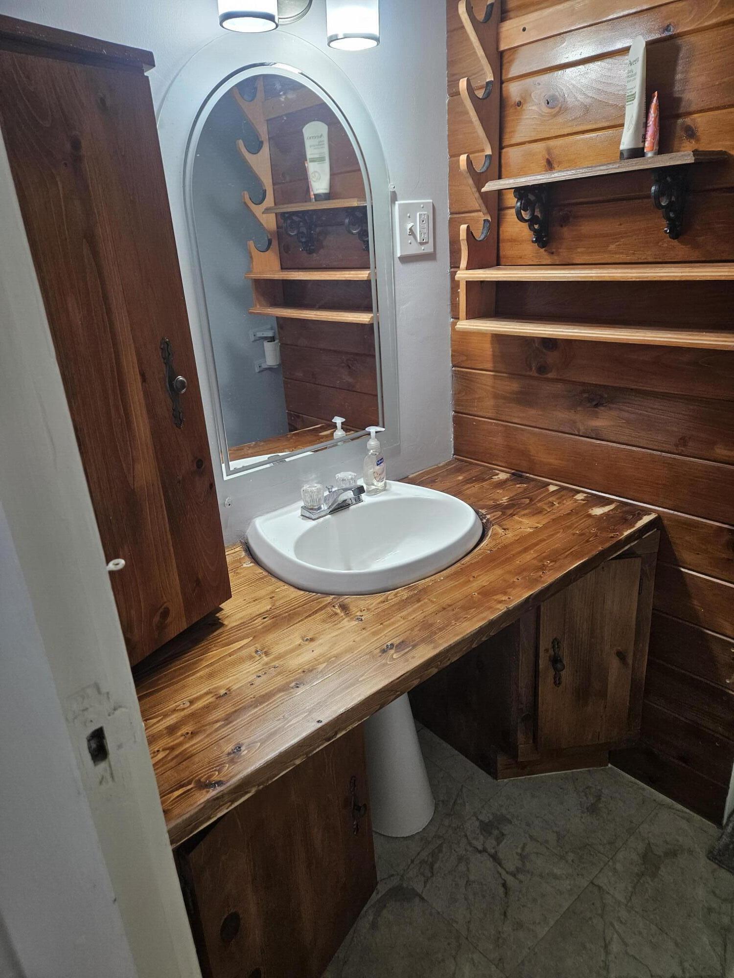 397 Portland Street Yarmouth, ME 04096 - Photo 13 of 28 20250927_130519