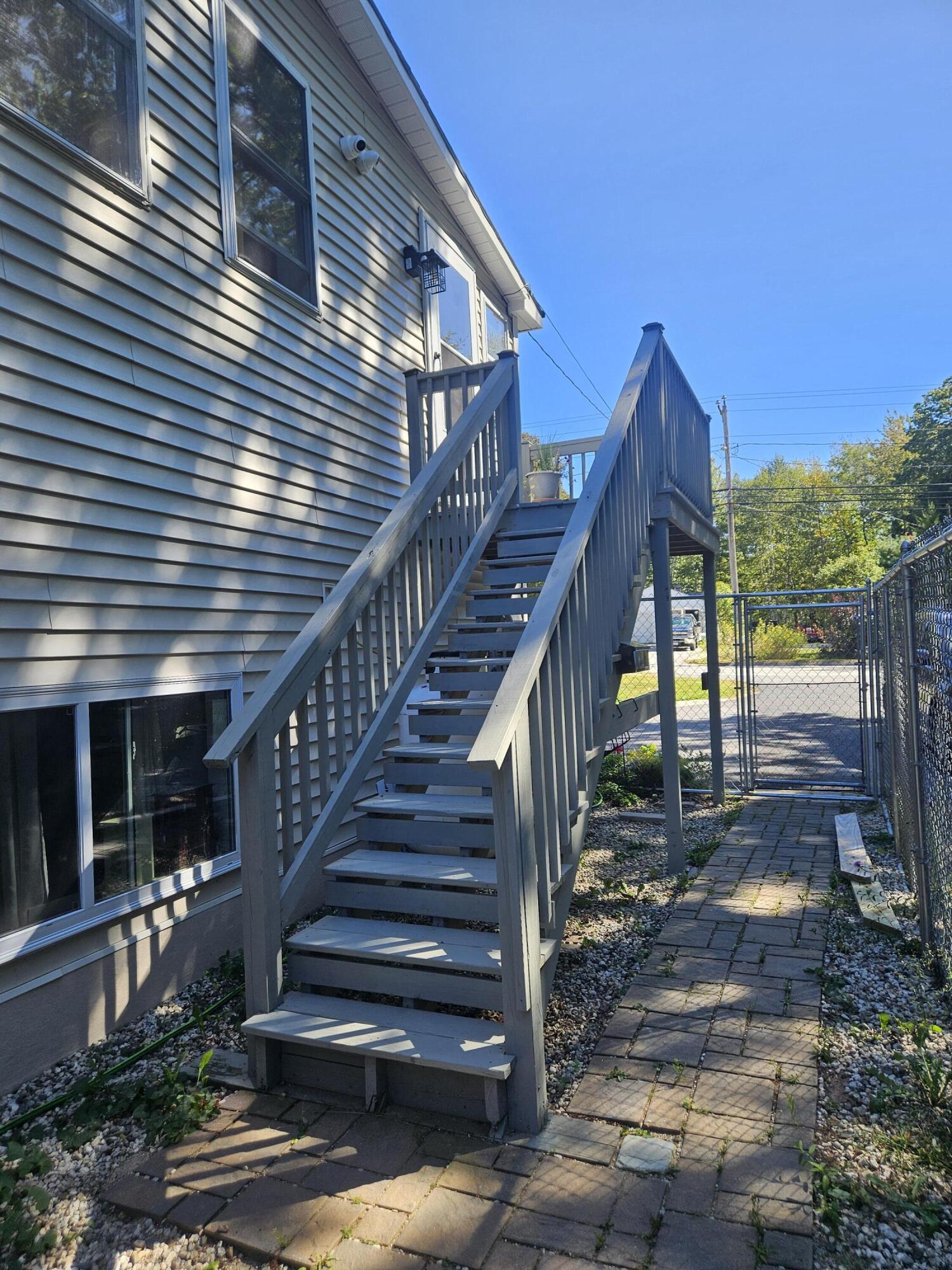 397 Portland Street Yarmouth, ME 04096 - Photo 3 of 28 20250920_123459