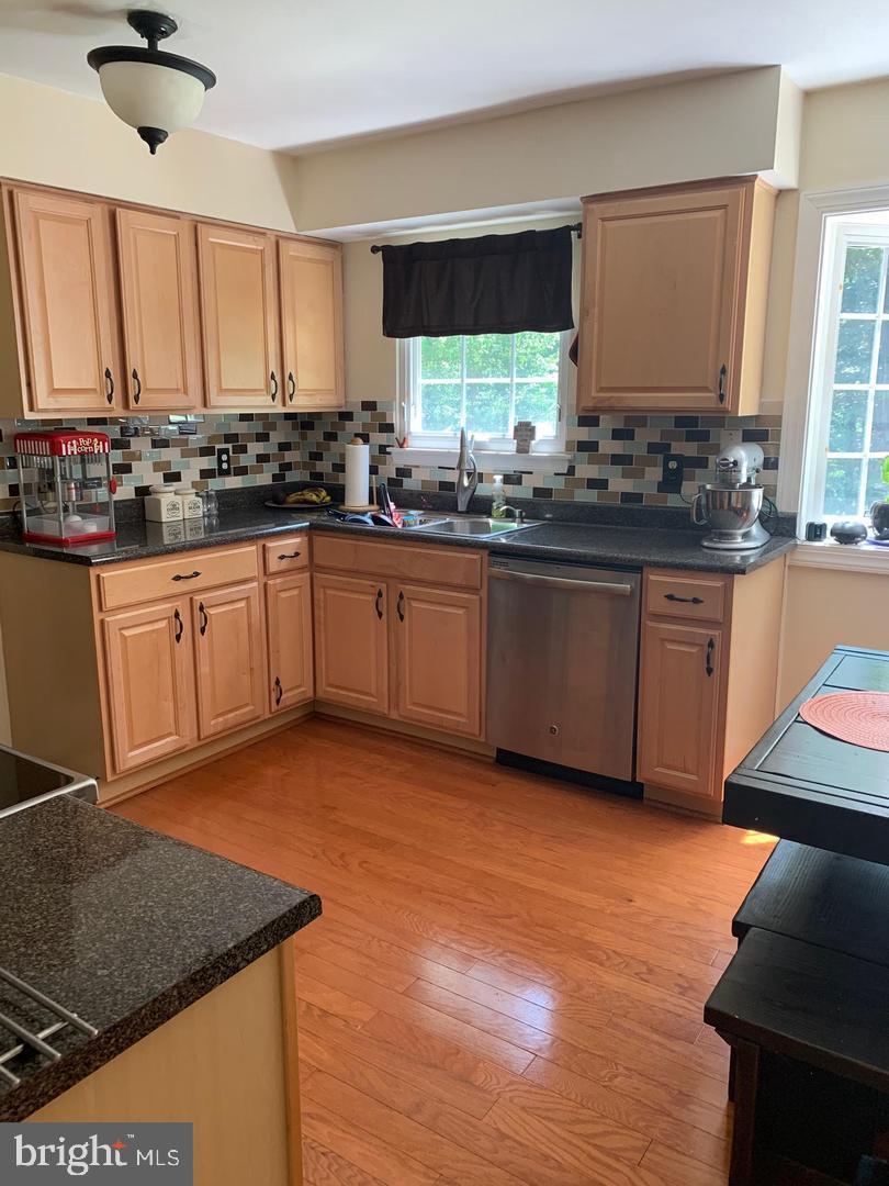 9207 Beachway Lane Springfield, VA 22153 - Photo 12 of 27
