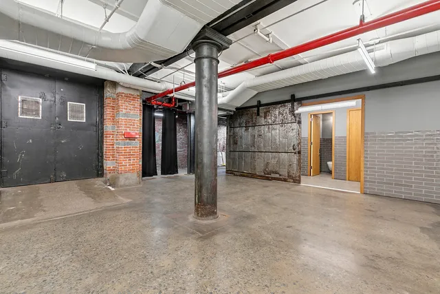 $3,900,000 | 391 West Broadway, Unit COMMERCIAL | SoHo