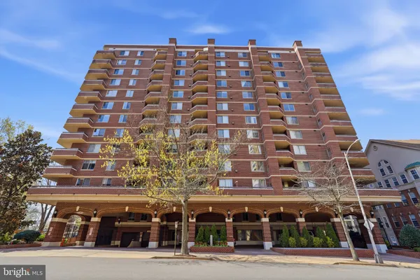 $3,500 | 1276 North Wayne Street, Unit 319, Arlington, VA 22201